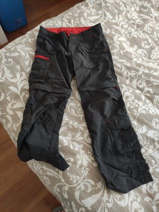 Pantalón de montaña desmontable niño de segunda mano por 6 EUR en Colmenar  Viejo en WALLAPOP