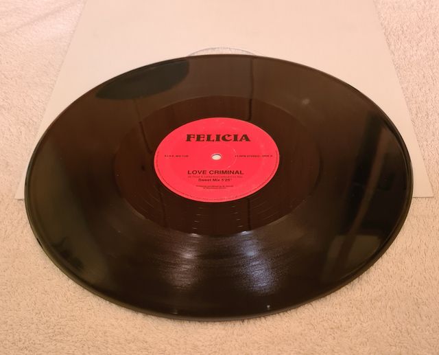 Felicia - Love Criminal