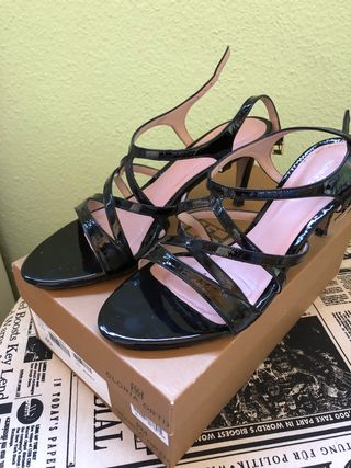 Sandalias Gloria Ortiz de segunda mano en Madrid en WALLAPOP