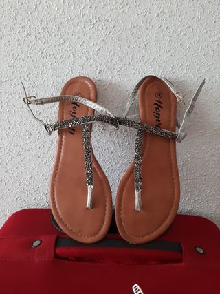 Sandalias de tacón con pedreria de segunda mano en WALLAPOP