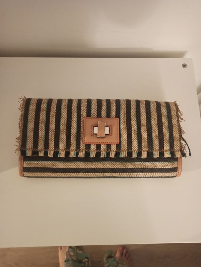 Bolso con asa y Clutch