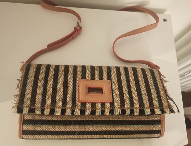 Bolso con asa y Clutch