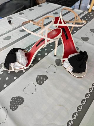 Sandalias Carolina Herrera de segunda mano en WALLAPOP