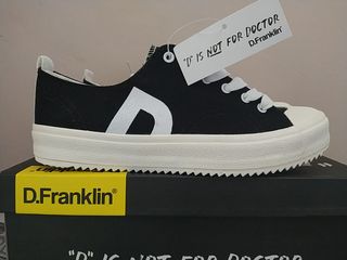 Zapatillas negras y blancas D. Franklin 39 de segunda mano por 40 EUR en  Cruces en WALLAPOP