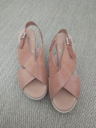 Sandalias plataforma Camel Lola Rey de segunda mano por 15 EUR en Bilbao en  WALLAPOP