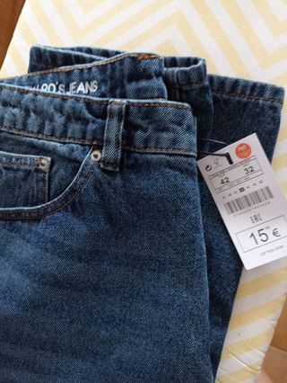 Pantalones de hombre, vaqueros SFERA a estrenar de segunda mano por 13 EUR  en Los Alcázares en WALLAPOP