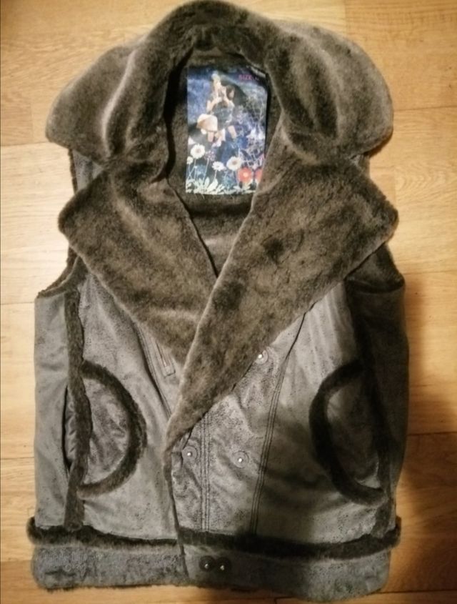 Chaleco mujer Marca Desigual 