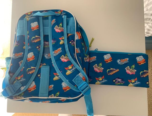 Mochila +estuche súper zings