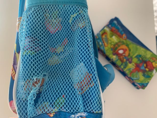 Mochila +estuche súper zings