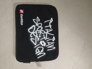 Funda viajes para móviles\\/Tablets\\/portatil TOTTO de segunda mano por 10  EUR en El Viso del Alcor en WALLAPOP