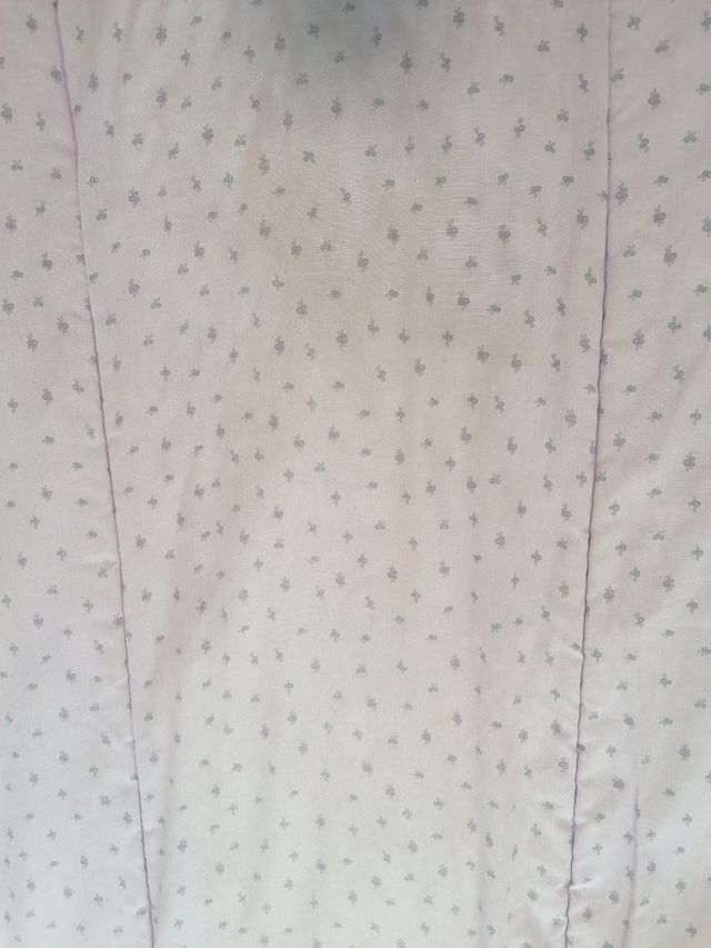 Acolchado reversible en tonos violeta