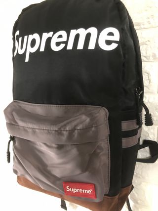 Mochila Supreme de segunda mano en WALLAPOP