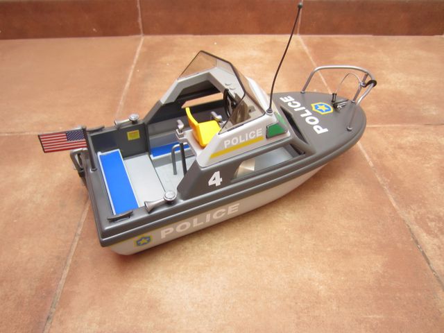 PLAY MOBIL LANCHA O BARCO DE POLICIA CON MOTOR