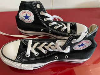 Converse negras 38 de segunda mano por 35 EUR en Madrid en WALLAPOP