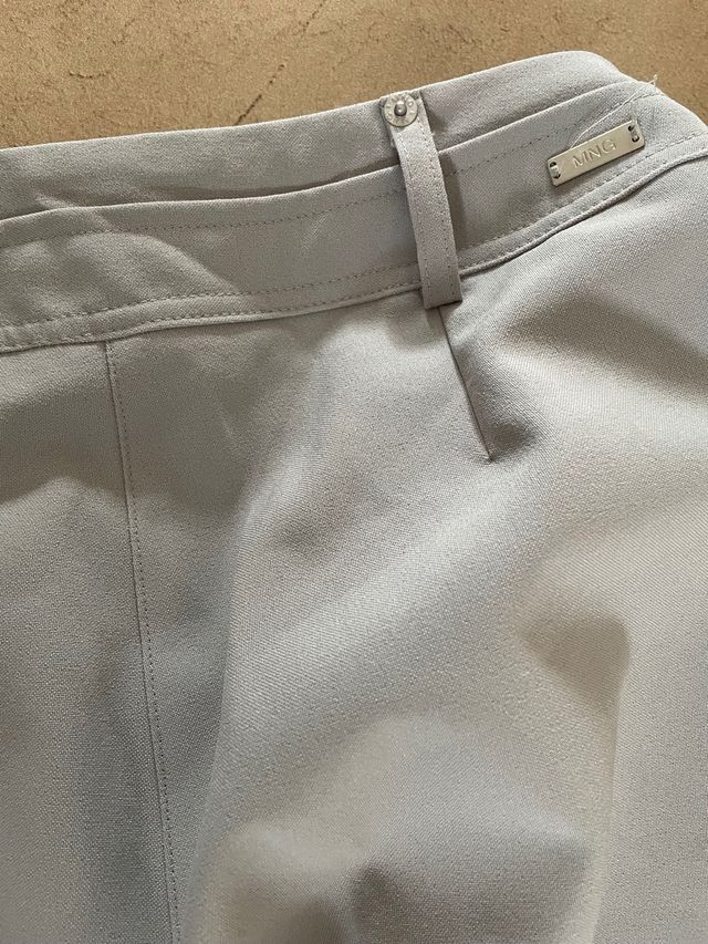 Pantalón acampanado Mango