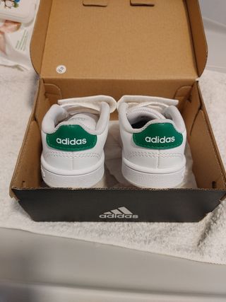 Zapatillas adidas Blancas de segunda mano en Barcelona en WALLAPOP