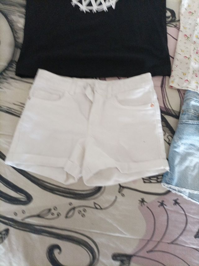 conjunto camiseta y pantalón