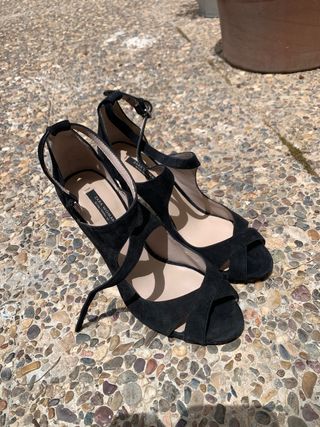 Sandalias Zara negras de segunda mano en WALLAPOP