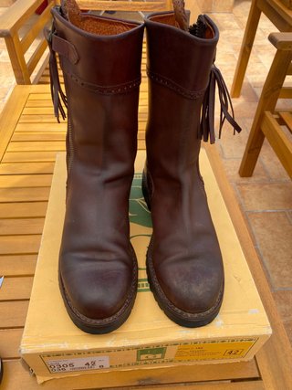 BOTAS ROBERTO GARRUDO de segunda mano por 40 EUR en Olivares en WALLAPOP