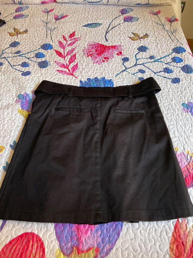 Falda negra talla 40
