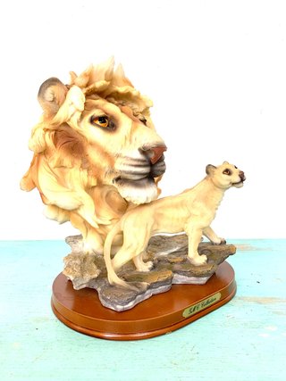 FIGURA VINTAGE DE RESINA