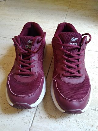 Zapatillas Ipso de segunda mano por 6 EUR en Teruel en WALLAPOP