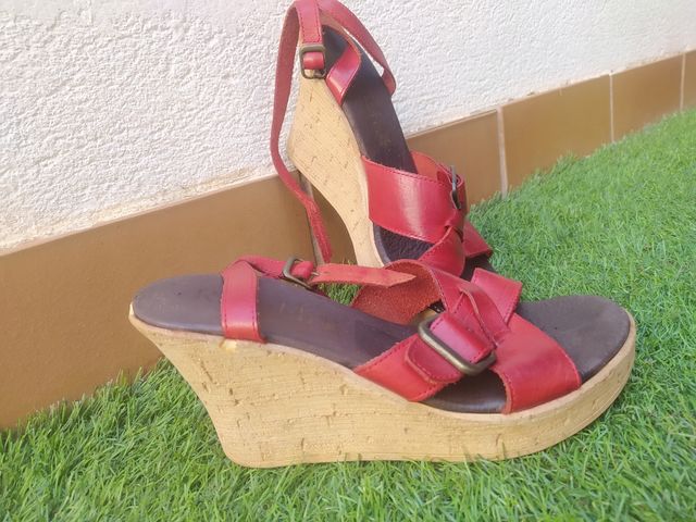 Sandalias de piel nuevas