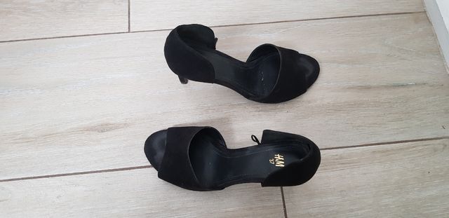 Zapatos  negros elegantes