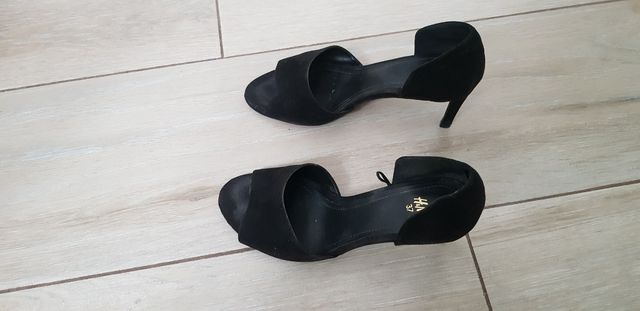 Zapatos  negros elegantes