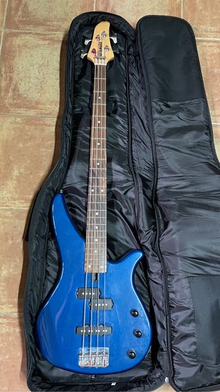Bajo 4 cuerdas de segunda mano en WALLAPOP