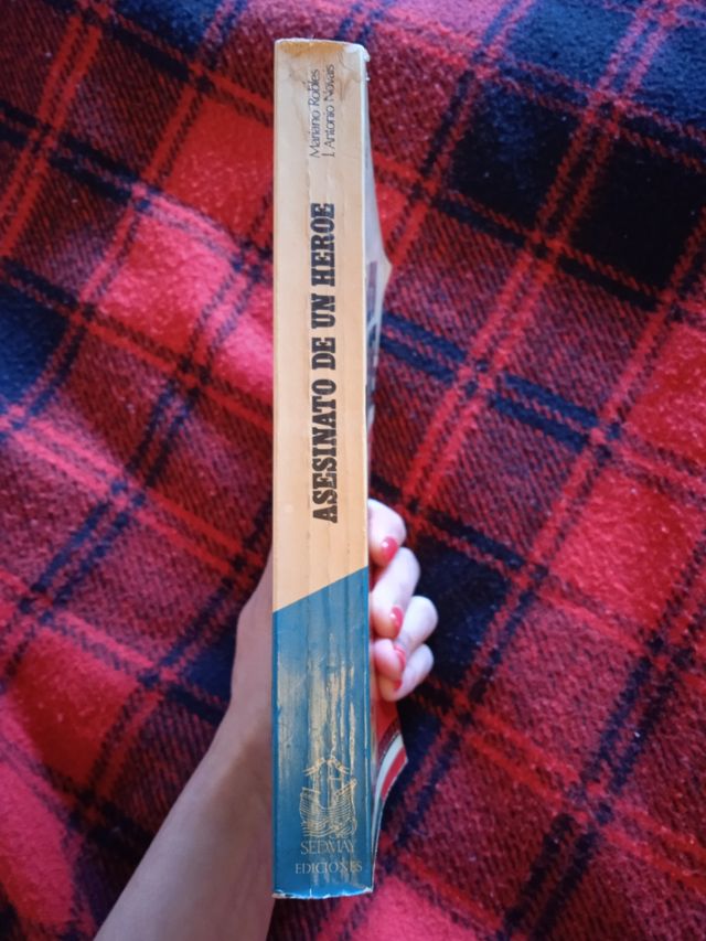 Libro Asesinato de un héroe