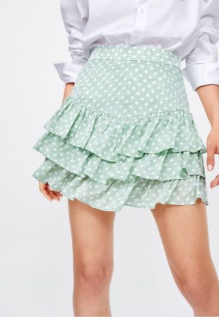Falda Zara lunares de segunda mano en Madrid en WALLAPOP