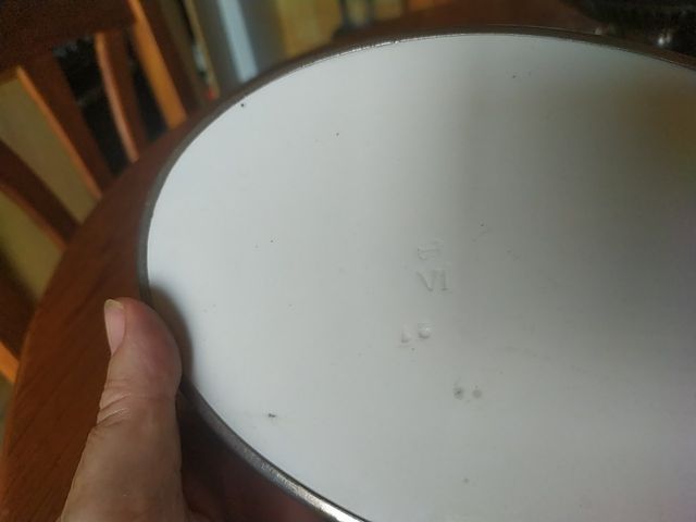 antigua bandeja de majolica y metal con asa