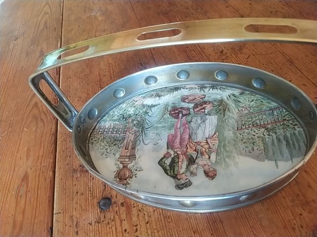 antigua bandeja de majolica y metal con asa