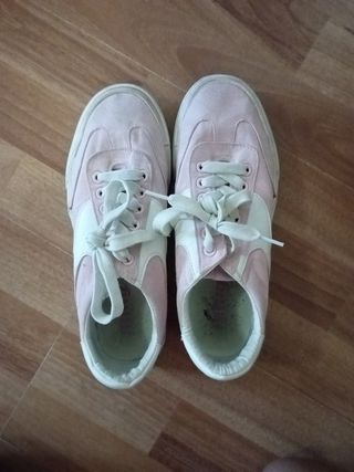 Bambas rosas y blancas. de segunda mano por 8 EUR en Badalona en WALLAPOP