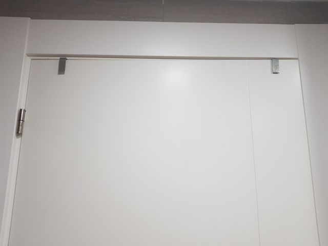 Perchero animado con 6 colgantes