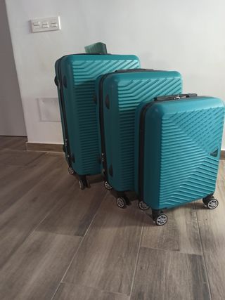 Juego de maletas de segunda mano en Murcia en WALLAPOP