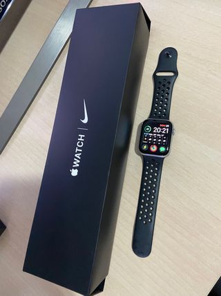Apple Watch series 5 de segunda mano por 220 EUR en Sant Vicenç dels Horts  en WALLAPOP