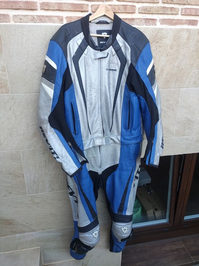 Mono cuero dos piezas