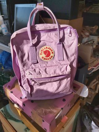 Mochila Fjallraven Kanken de segunda mano en Castelldefels en WALLAPOP