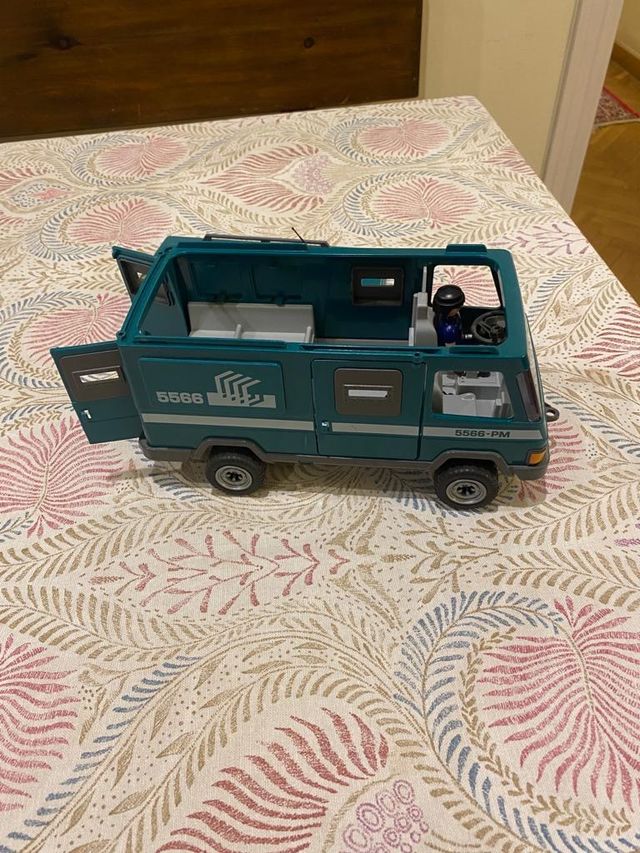 COCHE DE PLAYMOBIL 