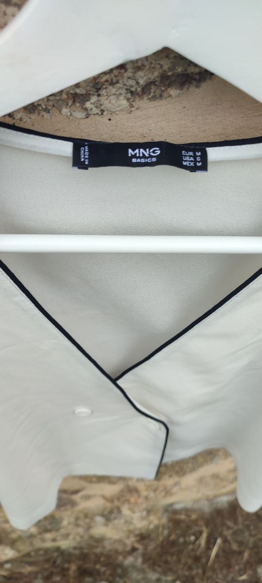 Blusa de Mango sin estrenar.