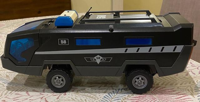 COCHE BLINDADO DE POLICIA