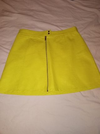 Falda Zara amarilla de segunda mano en WALLAPOP
