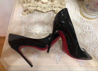 Zapatos Louboutin de segunda mano en WALLAPOP