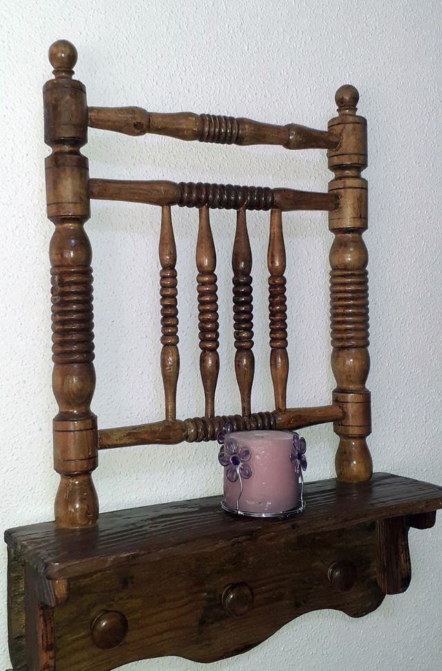 Respaldo silla antigua, con percha y estante