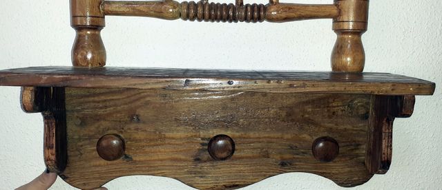 Respaldo silla antigua, con percha y estante