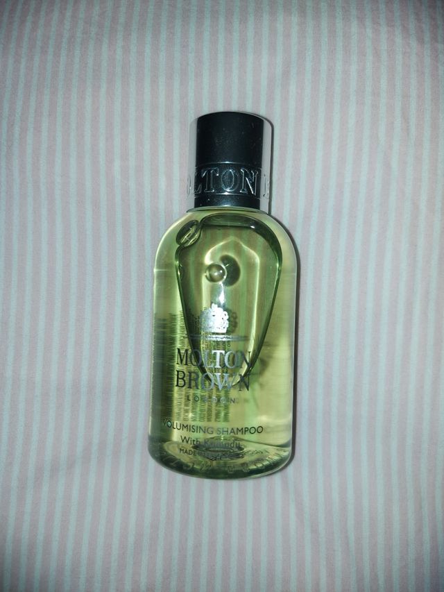 MOLTON BROWN champú