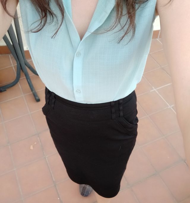 Camisa azul sin mangas