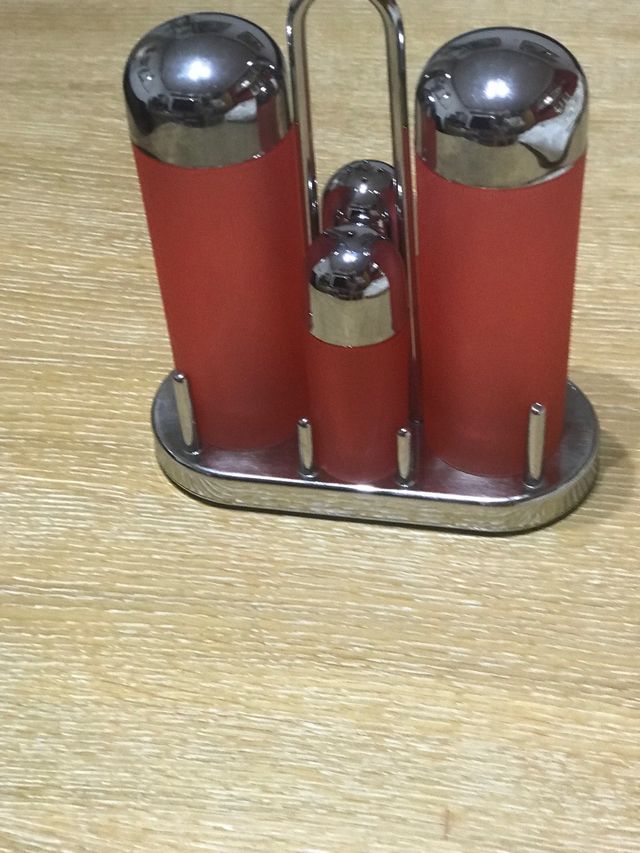 Comboy de aceite, vinagre, sal y pimienta